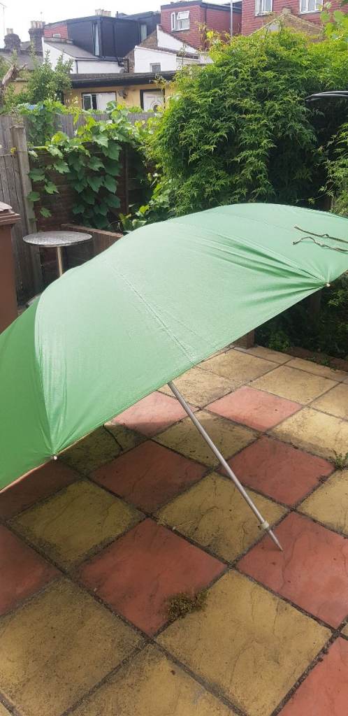 Fishing umbrella (large),rubber material ,,old skool,,75inches wide