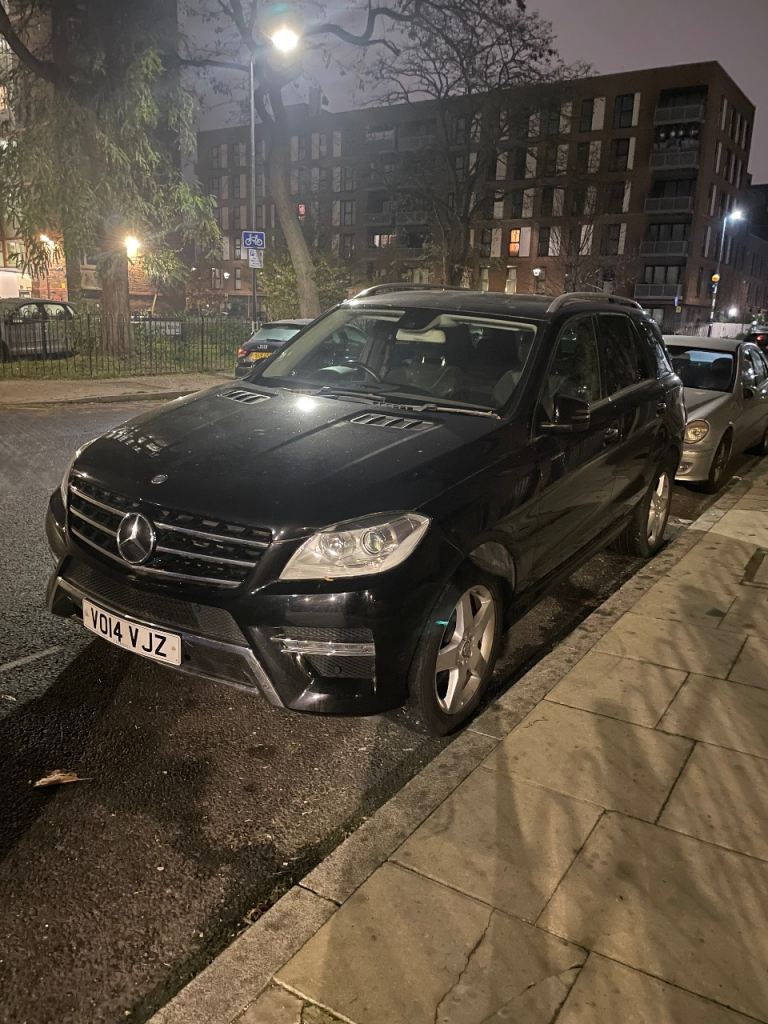 Black Mercedes ML250 