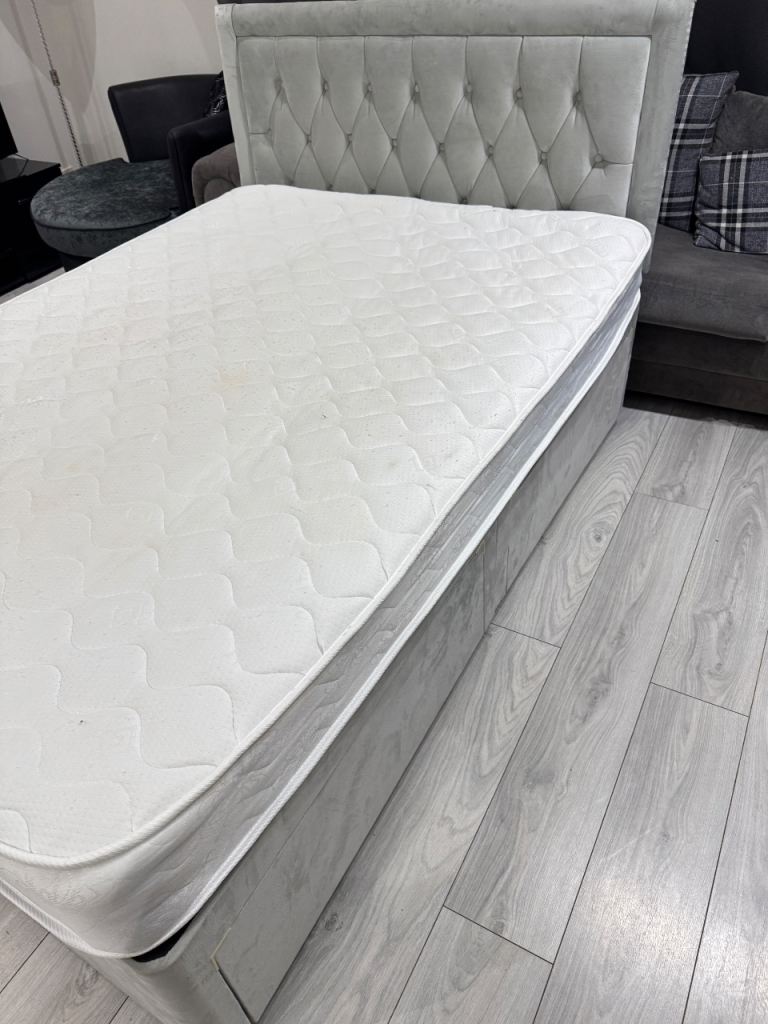 Double bed with 4 drawers, Like New