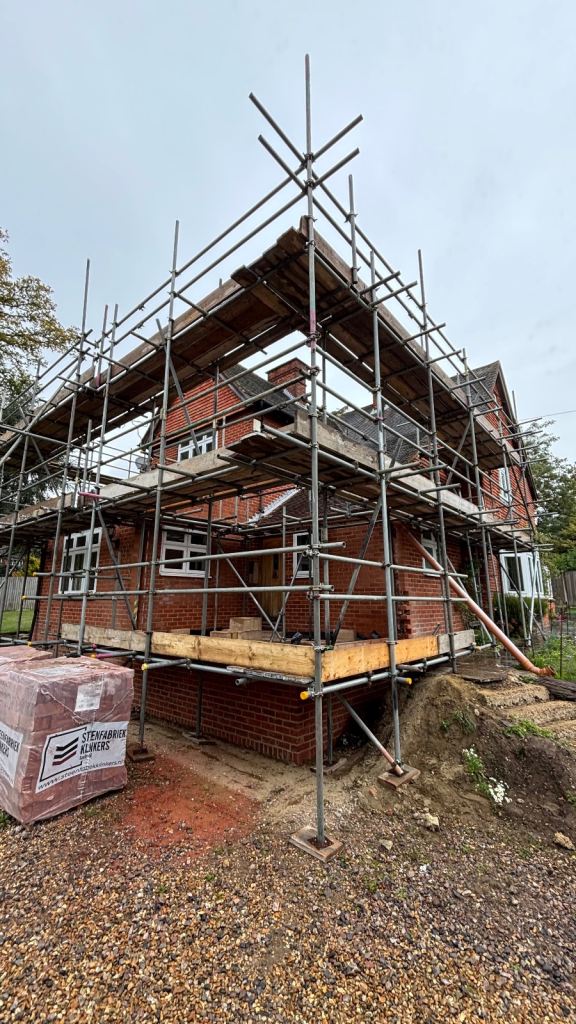 O M Bros Scaffolding Ltd. Call for free quotes! London and surrounding areas.