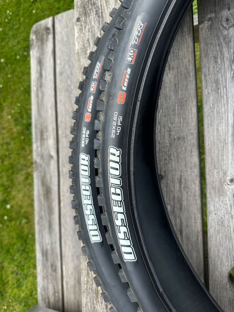 Maxxis Dissector 29x2.60 Mountain bike tyres, Pair, with Tubes. New, Unused 29er
