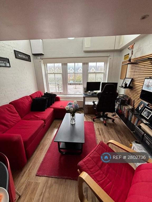 1 bedroom flat in School House Yard, London, SE18 (1 bed) (#2802736)