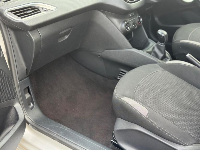 2016 Peugeot 208 1.2 PureTech 82 Active 3dr HATCHBACK PETROL Manual