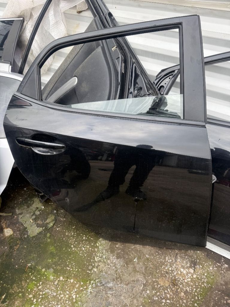 2010 Mazda 2 osr door complete 5 door black