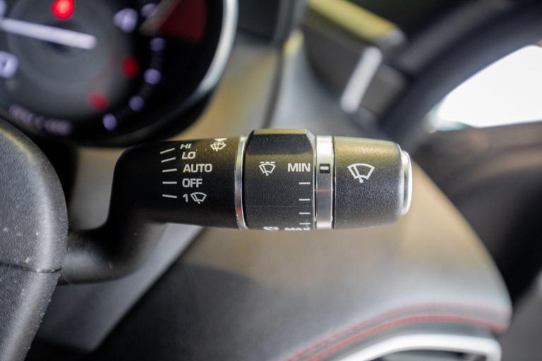 2015 Jaguar XE 2.0d R-Sport Saloon 4dr Diesel Auto Euro 6 (s/s) (180 ps) *Rear Camera + Ke SALOON...