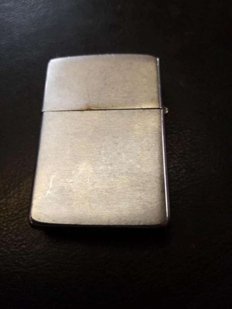 Vintage Zippo lighter 1987 Good Condition new flint
