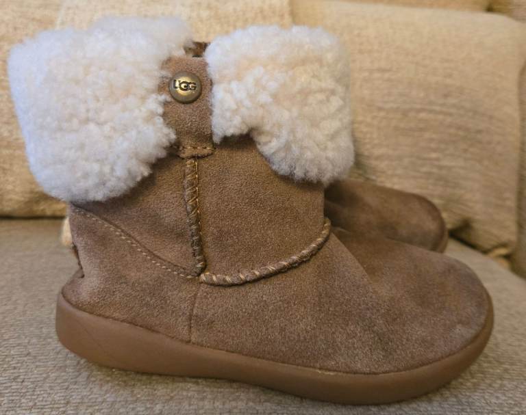 Ugg Ramona Chestnut Kids Boots UK 8 USA 9 Toddler genuine uggs S/N 109557 1T Pre-owned