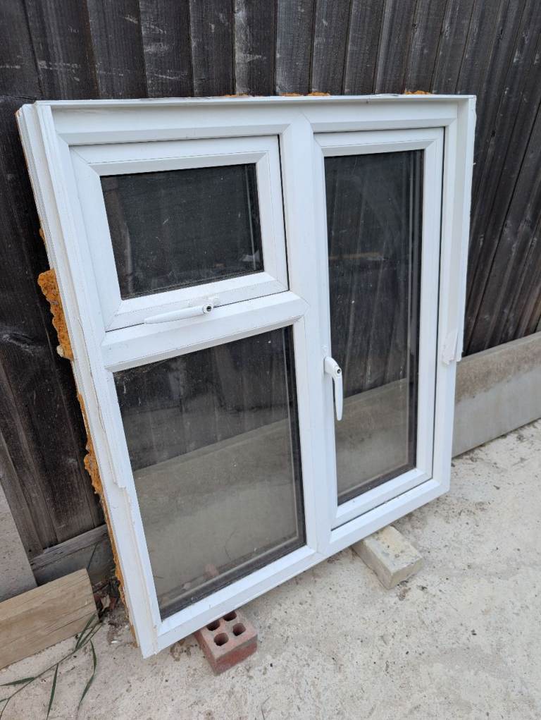 White uPVC Double Glazed Window – Good Condition
