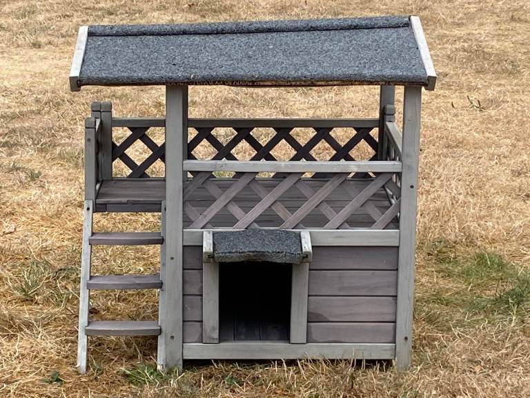 CAT HOUSE SHELTER WITH BALCONY FOR OUTDOORS