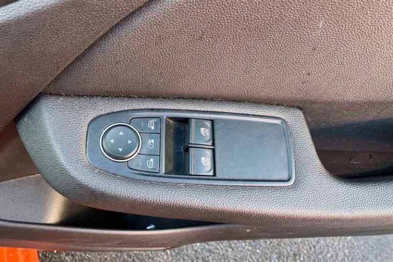 2020 Renault Clio 1.0 SCe 75 Play 5dr HATCHBACK PETROL Manual