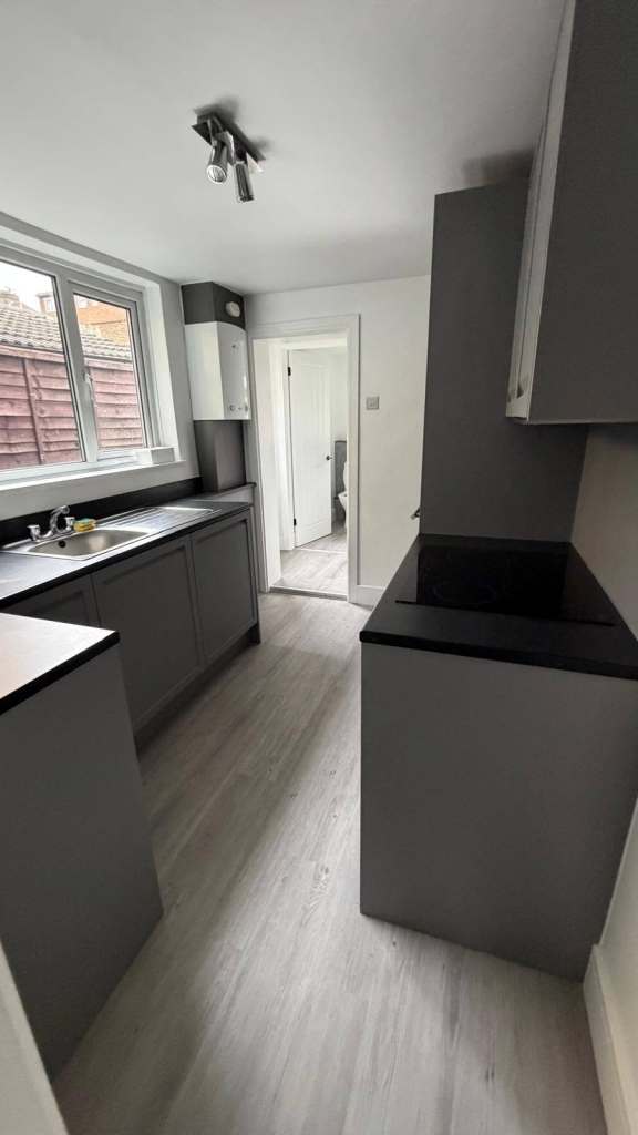 3 bed house in Charter Street, Gillingham