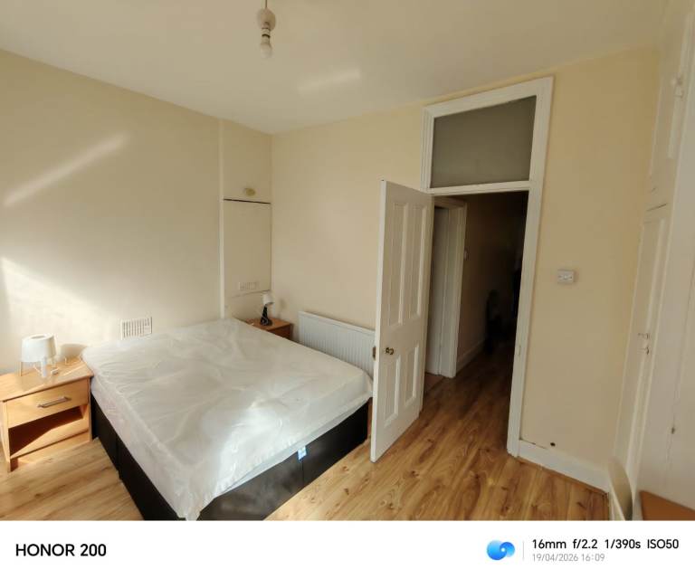 Bright & Furnished Double Room with Private Balcony – Available Now