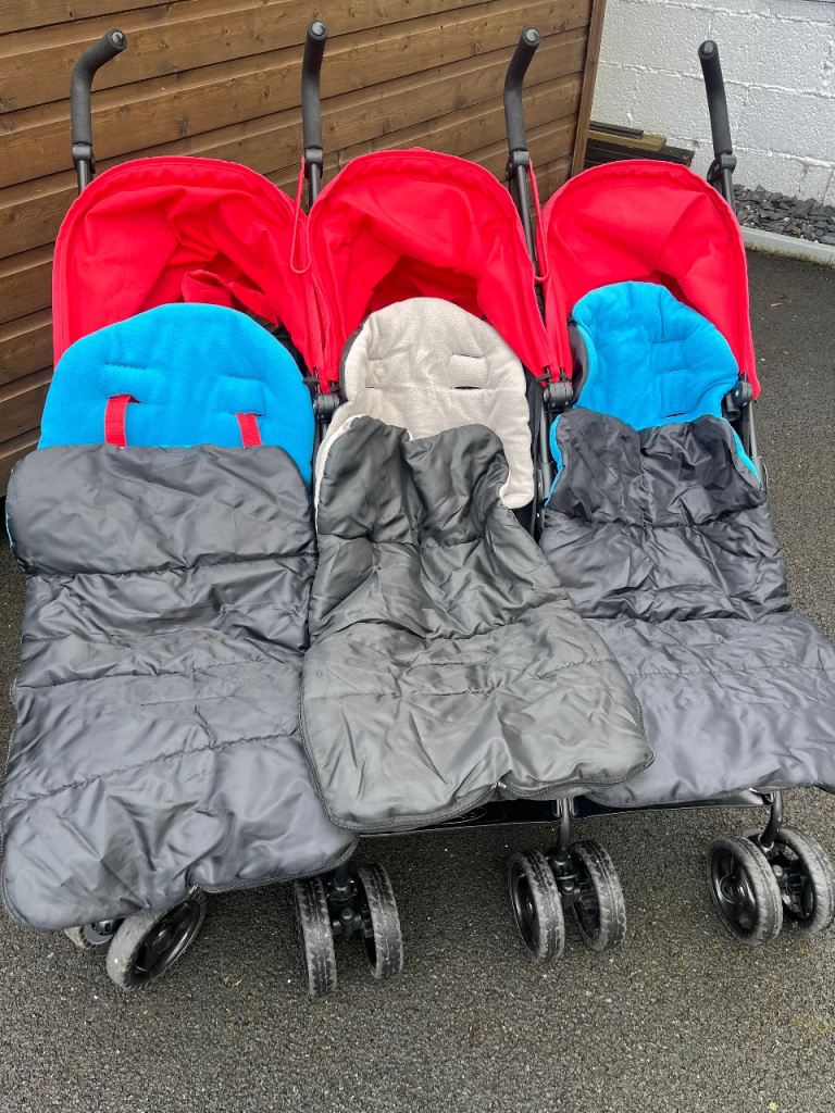 Triple buggy, spotless condition with brand new cosy toes comes with waterproof cover only £280