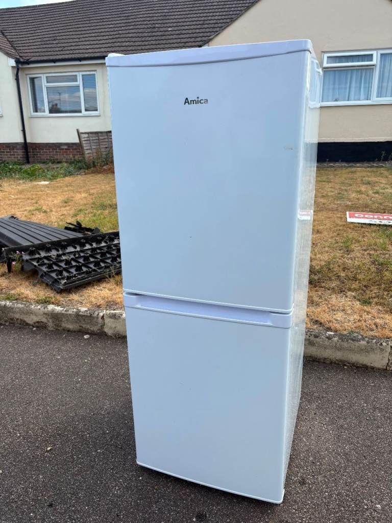 Amica Freestanding Fridge Freezer - White, Good Condition