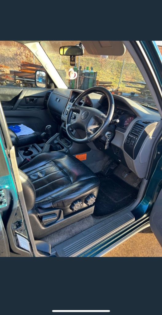 Mitsubishi shogun 3.2 did manual 7 seater