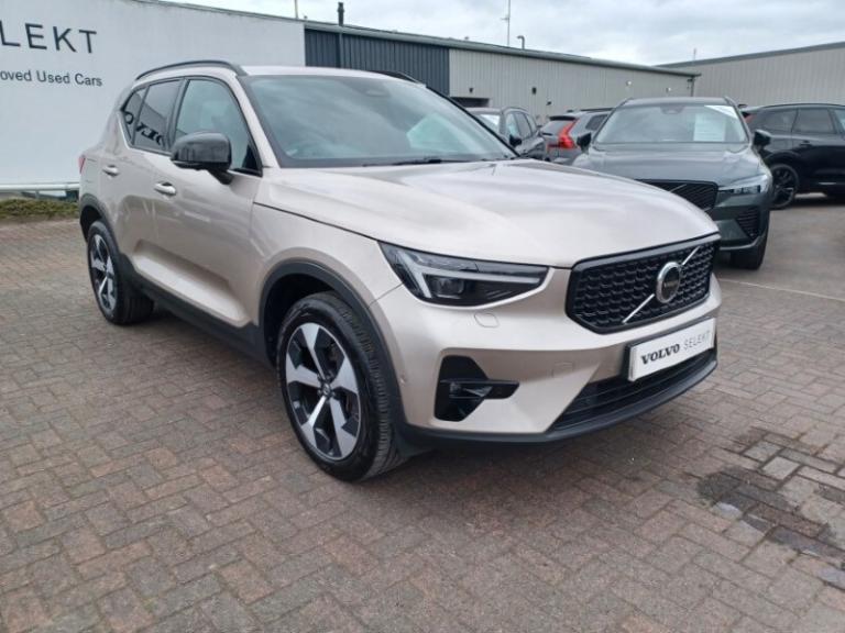 VOLVO XC40 2.0 B4P Ultimate Dark 5dr Auto