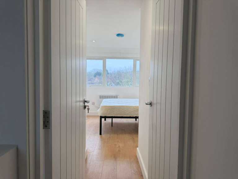 Large Ensuite Double-Room in Ealing – DSS Considered