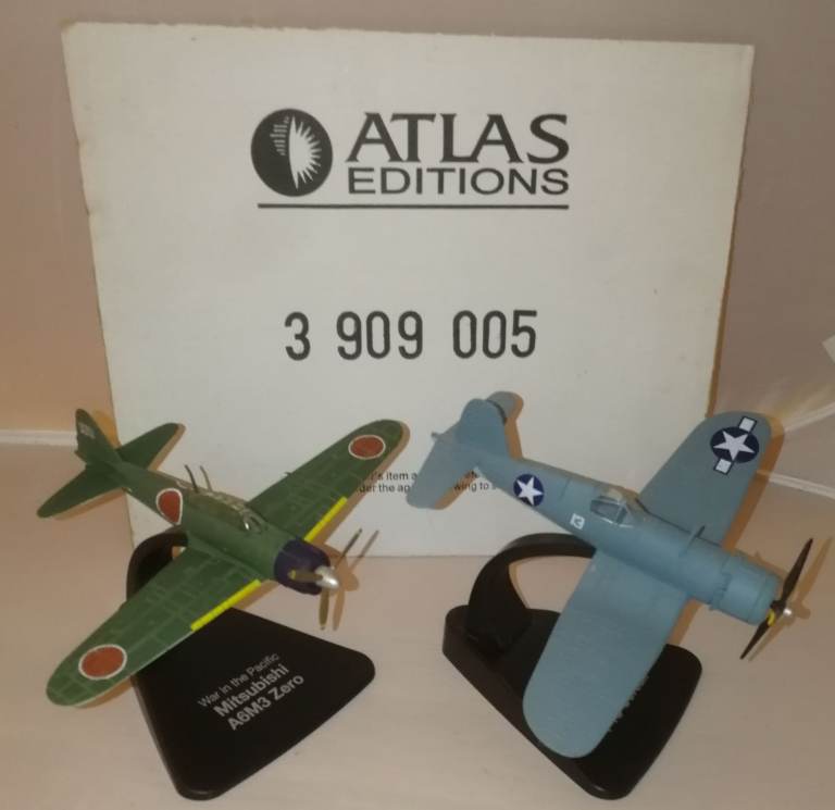 Atlas Editions A6M3 Zero F4U Corsair 1:72 Scale Die-Cast Model Aircraft 3909005