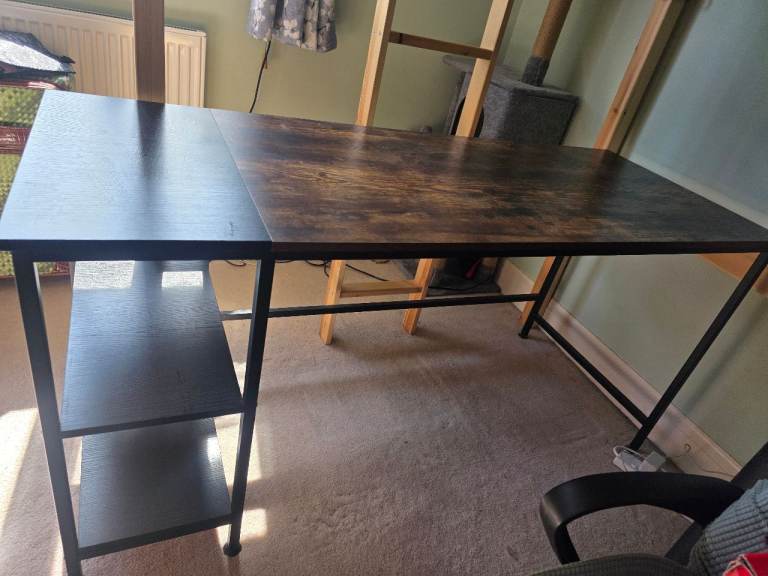 Large desk with shelving unit — 132x60cm