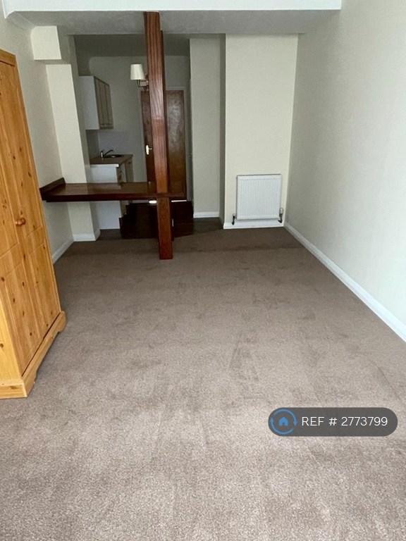 Studio flat in Balmoral Road, Gillingham, ME7 (#2773799)