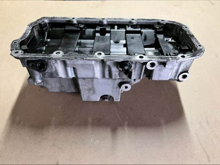 VAUXHALL INSIGNIA ASTRA J 2.0 CDTI ENGINE OIL SUMP WITH SENSOR WITHOUT PIPE