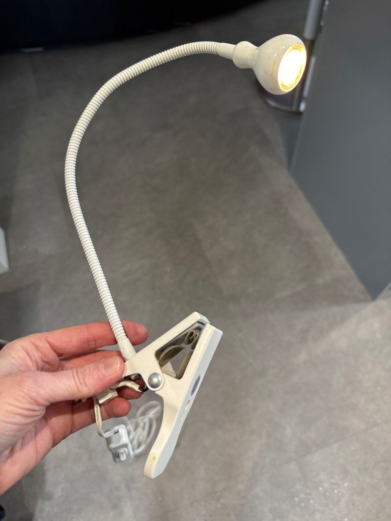Clip on night light 