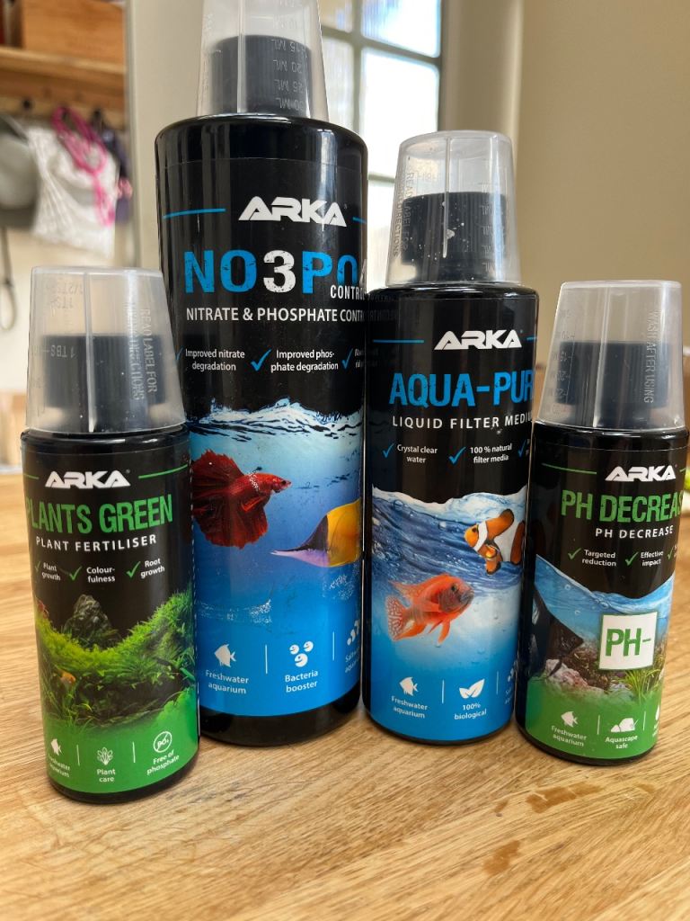 Aquarium additives for fish tanks