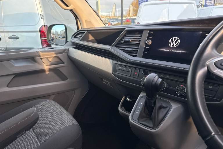 2024 Volkswagen Transporter 2.0 TDI 150 Highline Kombi Van DSG WINDOW VAN DIESEL Automatic