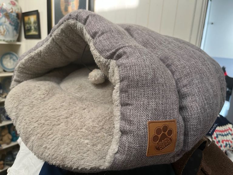 PET PAW LUXURIOUS BED