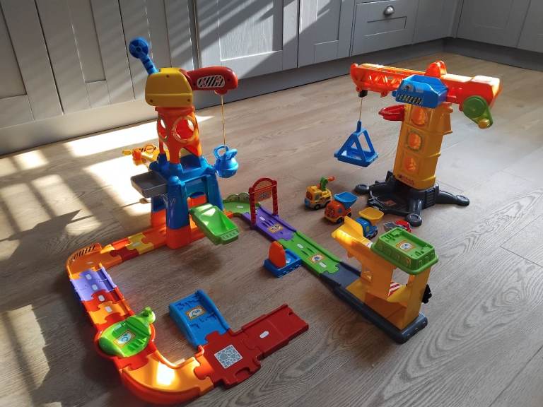 V-Tech Toot Toot construction sets
