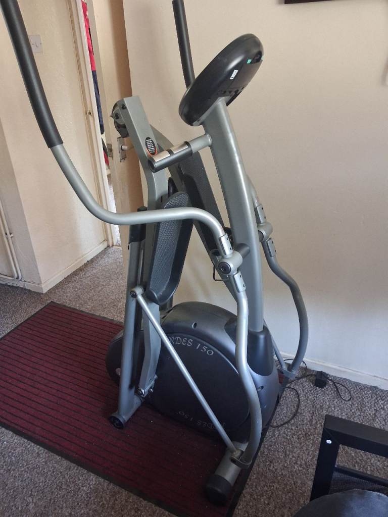 Cross trainer