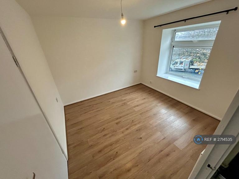 1 bedroom flat in Victoria Road, Aston, Birmingham, B6 (1 bed) (#2714535)