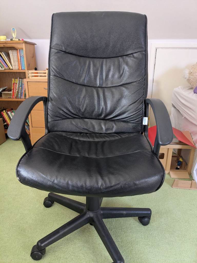 Gaming chair 