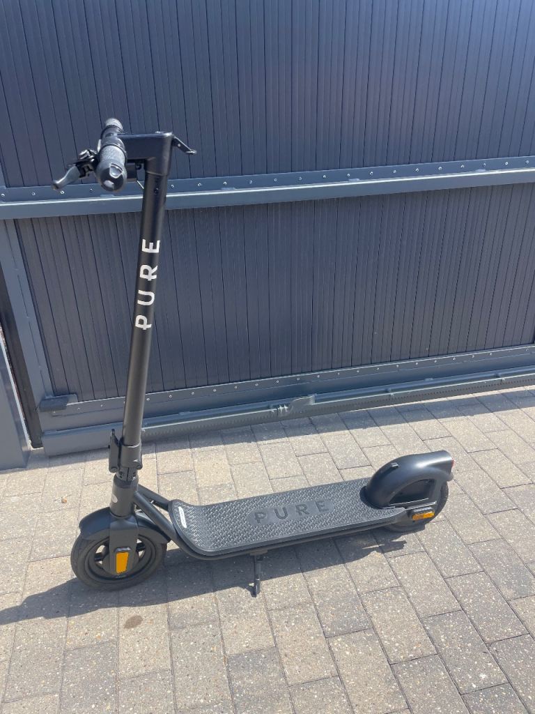 Pure Air 3 Electric Scooter Black - Excellent Condition 