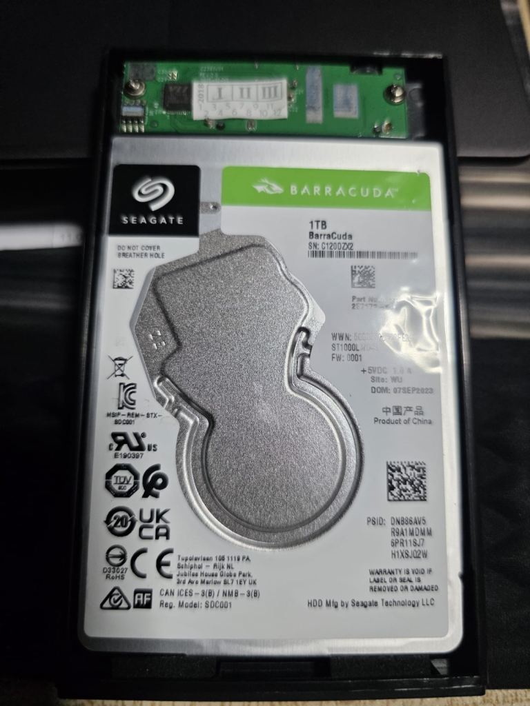 Seagate Baracuda 1tb 2.5 SATA Hard Drive in a Neo portable HD caddy 