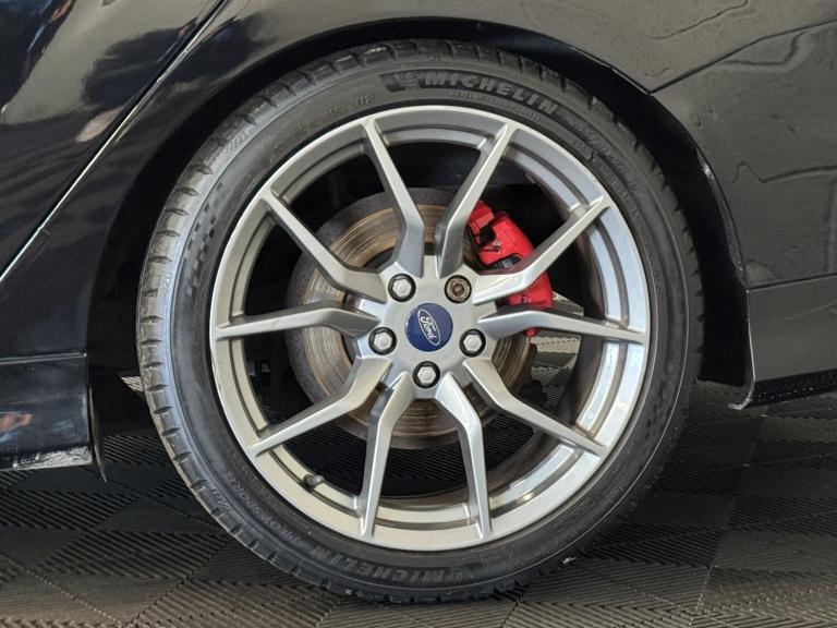 FORD FOCUS 2.0 T EcoBoost ST-3 Black Manual Petrol 2013