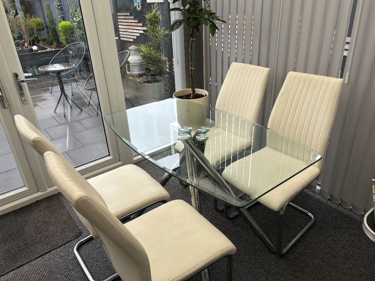 Dining table and 4 chairs