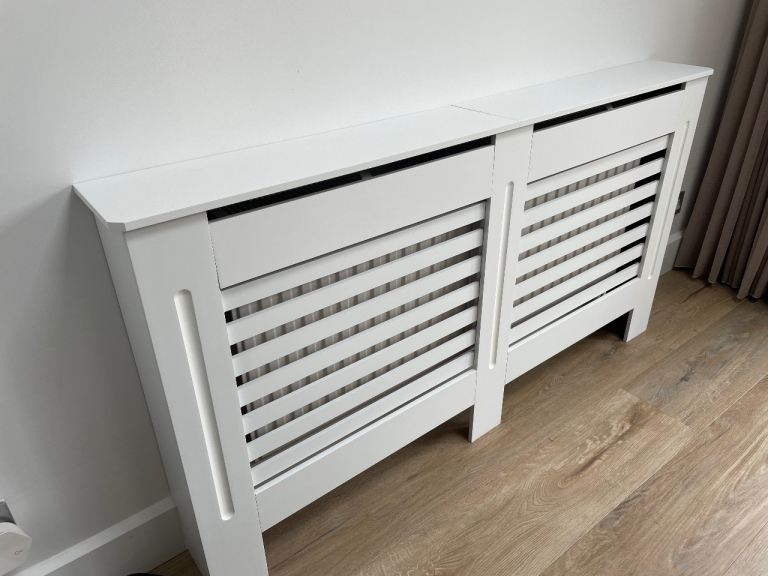 White wooden slatted radiator cover W152 X H 81.5 D 19 CM 
