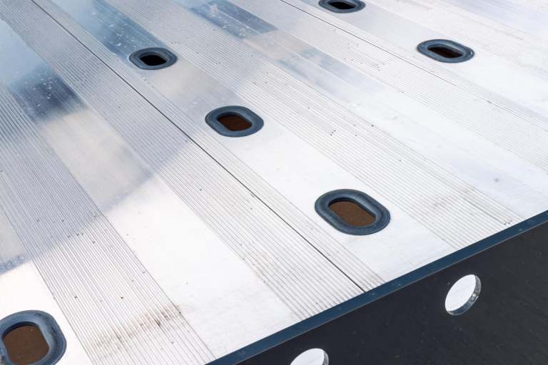 ALUMINIUM RECOVERY TRUCK BODY AMS E-BODY BEAVERTAIL CAR TRANSPORTER