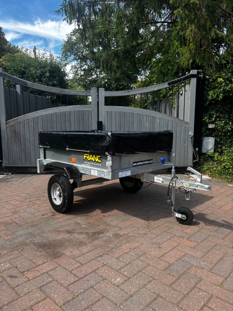  CAR CAMPING TRAILER TENT  FISHING STORAGE VAN X CROSS 