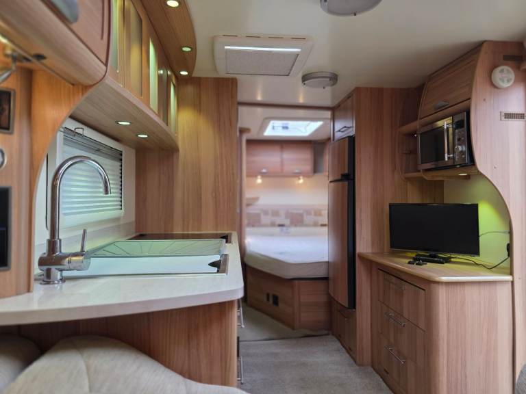 2011 bailey unicorn almeria fixed bed mover all season awning alde wet central heating
