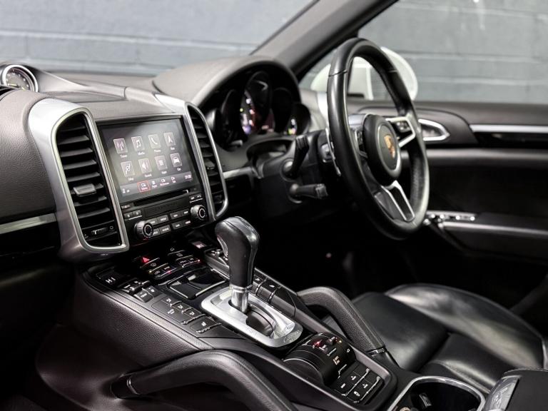 PORSCHE CAYENNE 3.0 V6 E-Hybrid S Platinum Edition 2017