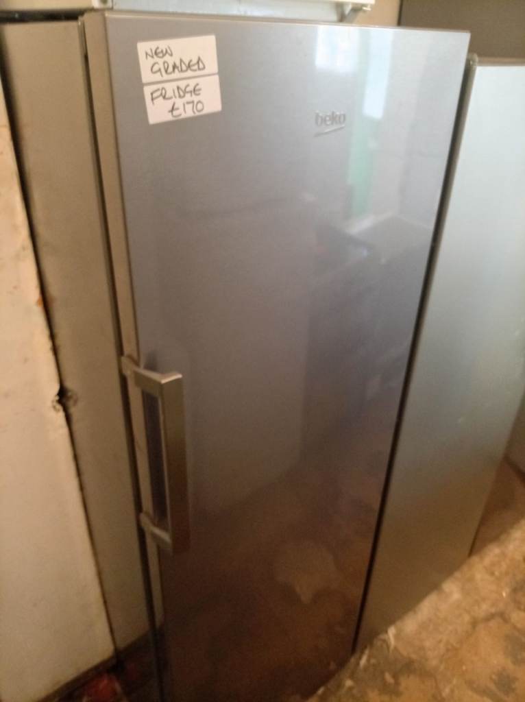 Beko 6ft tall fridge frost free not used £170