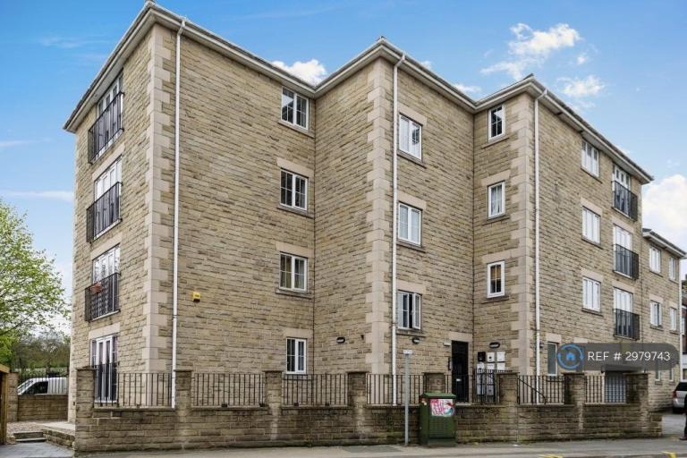 2 bedroom flat in Junction House, Barnsley, S70 (2 bed) (#2979743)