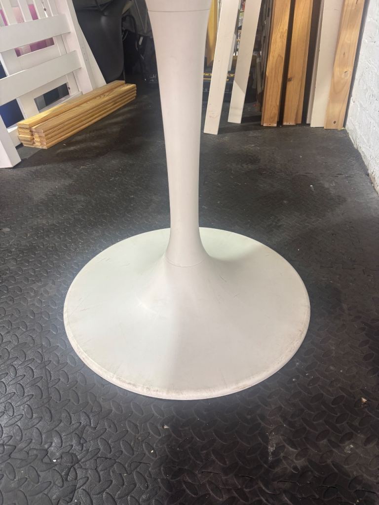 White Ikea round dining table