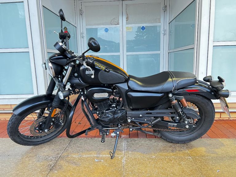 Sinnis, OUTLAW, 2023, 125 (cc)