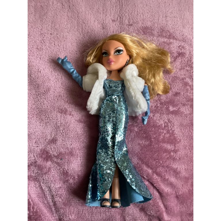 Bratz doll, Chloe with blue glitter dress