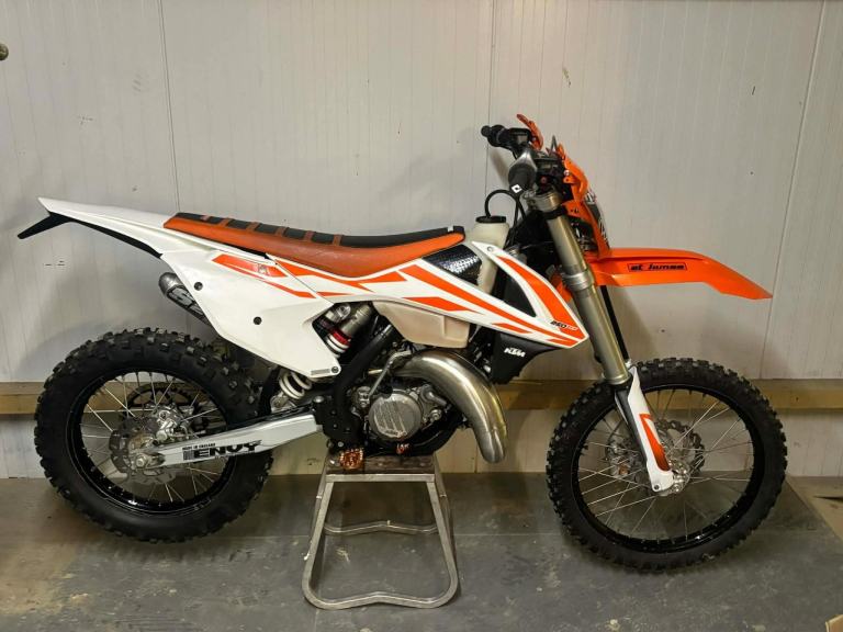 2018 KTM 150 EXC  ENDURO 100 HRS  ROAD REGISTERED [Phone number removed]
