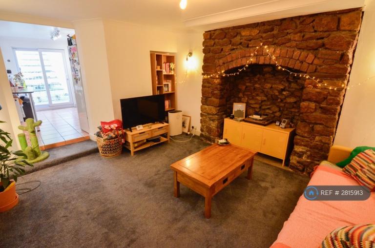 2 bedroom flat in Cotham Hill, Bristol, BS6 (2 bed) (#2815913)