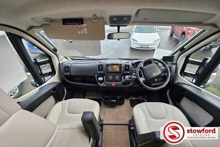 2 Berth, 2 seatbelts, Rear Lounge